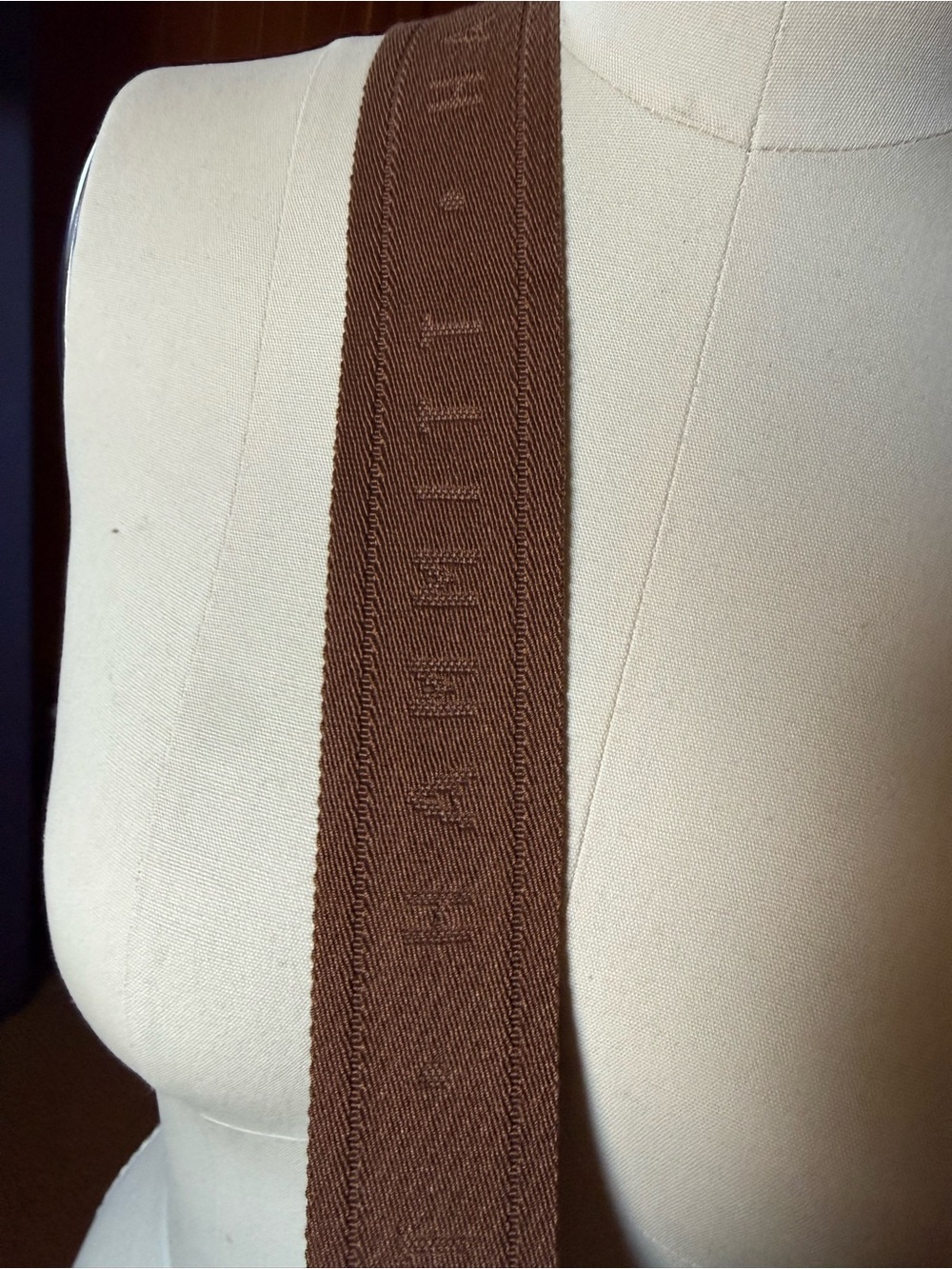HAMMITT Charles Crossbody Medium in Courtyard Cream/Antique Gold NWOT w/box - Picture 4 of 9